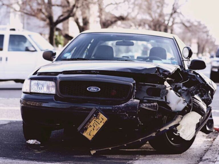 Uszkodzone auta ze Stanów – czy to się opłaca?