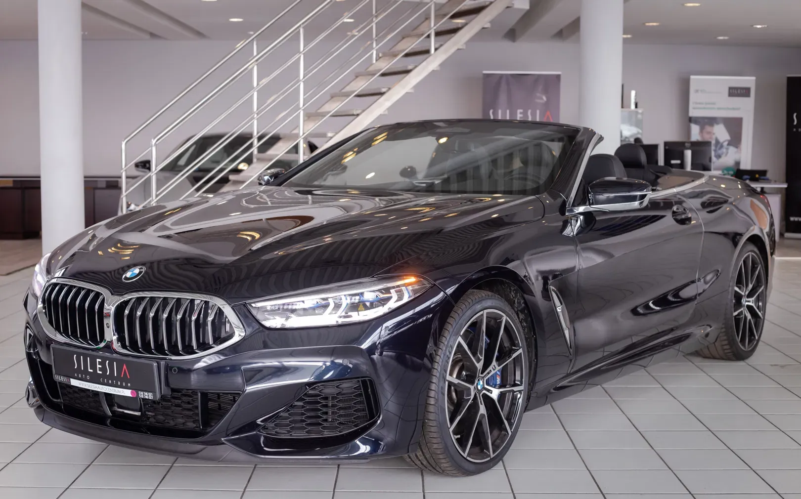 bmw-seria-8-m850i-xdrive-cabrio_0-0