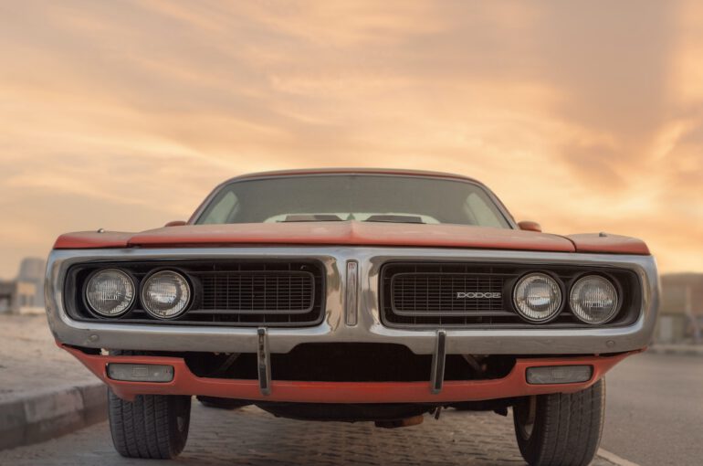Dodge Challenger –to brzmi dumnie… A jak to jedzie!